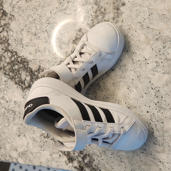 adidas Other - Kids Adidas Sneakers velcro shell-ish toes